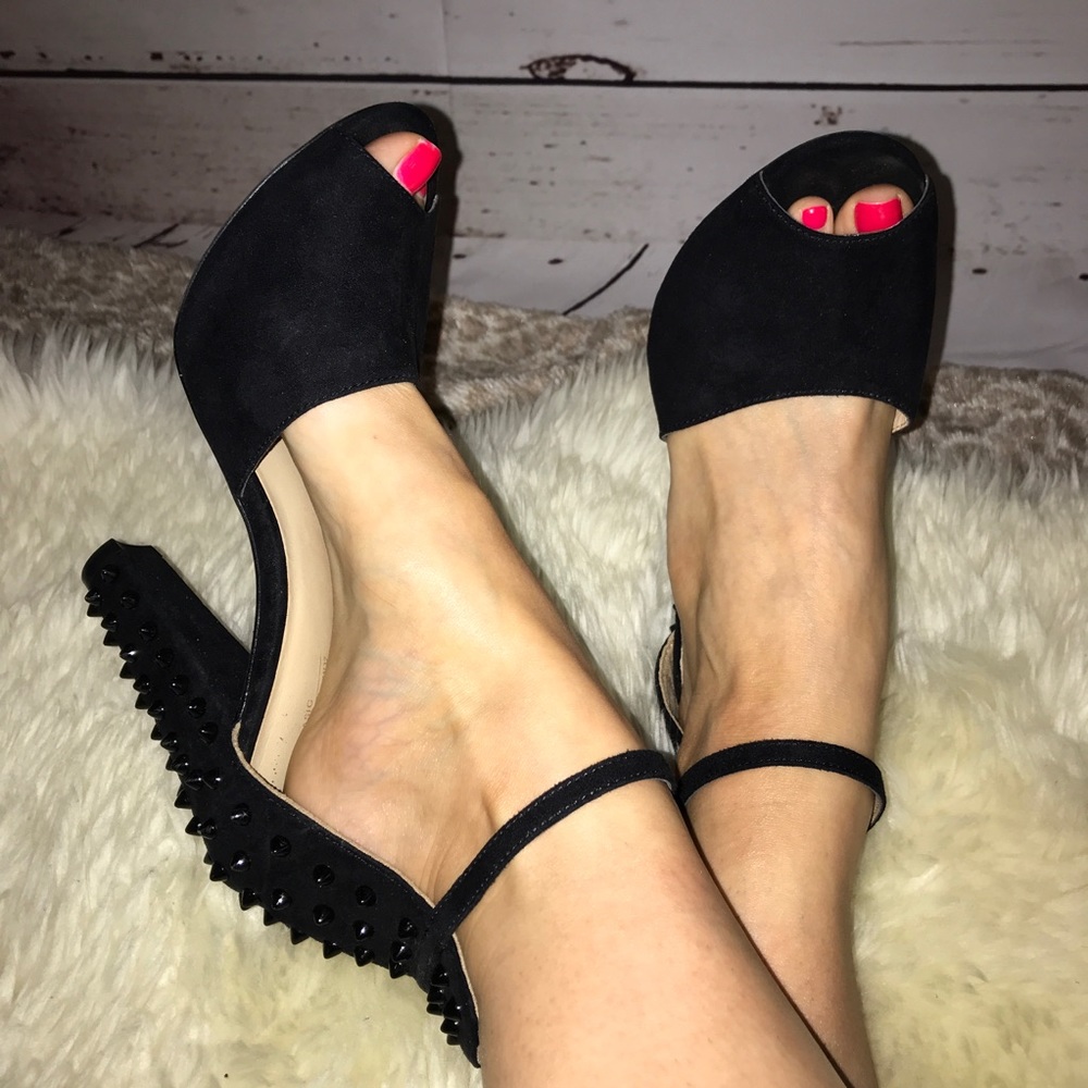Black suede, SPIKEY-BACK, heels 🖤😍